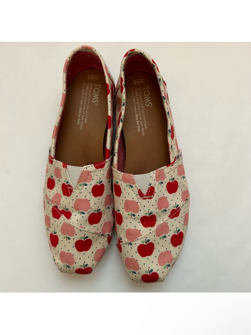 TOMS Apple shoes size 6.